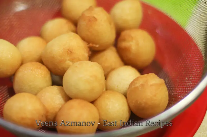 deep fried fugias in a bowl