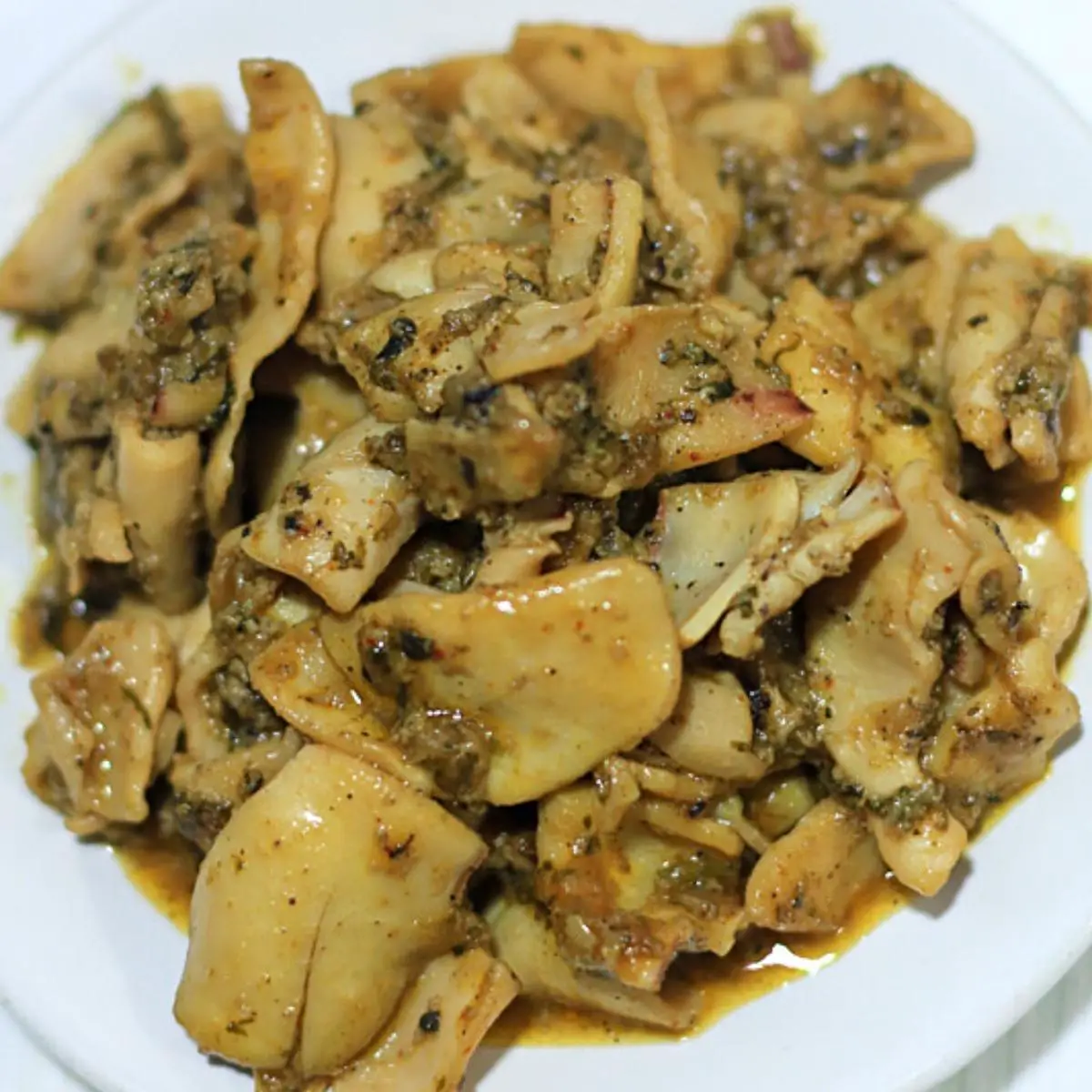 A squid curry with makli