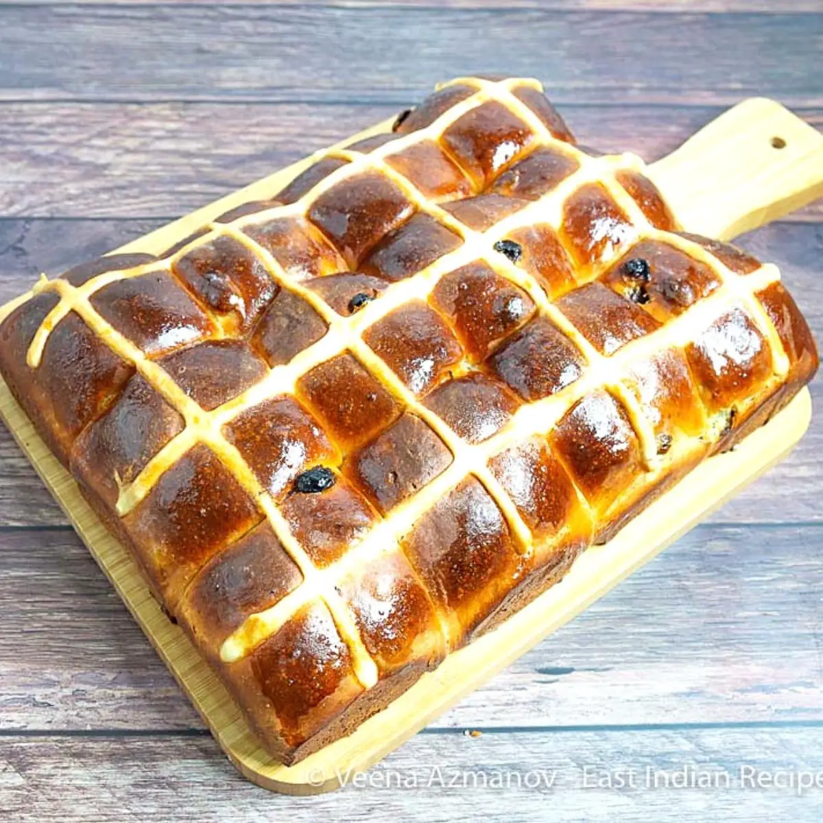 A tray with hot cross buns.