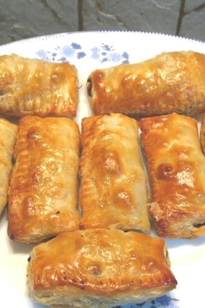 Puff Pastry Filled with Ground Meat called Meat Patties