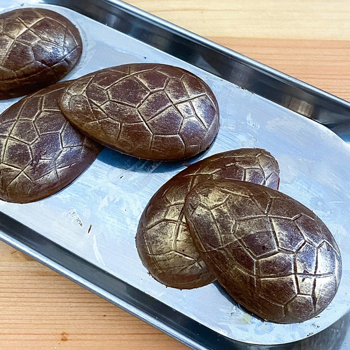 A tray with chocolate easter eggs.